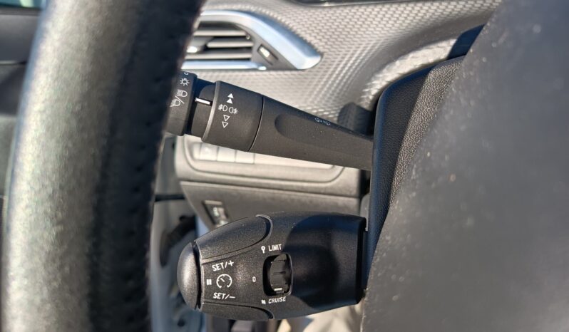 Peugeot 2008 BlueHDi 100 Active pieno