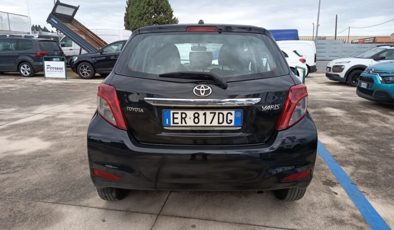 Toyota Yaris 1.4 D-4D 5 porte Lounge pieno