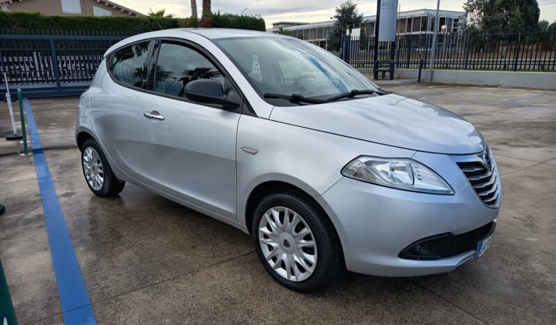 Lancia Ypsilon 1.2 69 CV 5 porte S&S Silver pieno