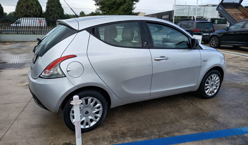 Lancia Ypsilon 1.2 69 CV 5 porte S&S Silver pieno