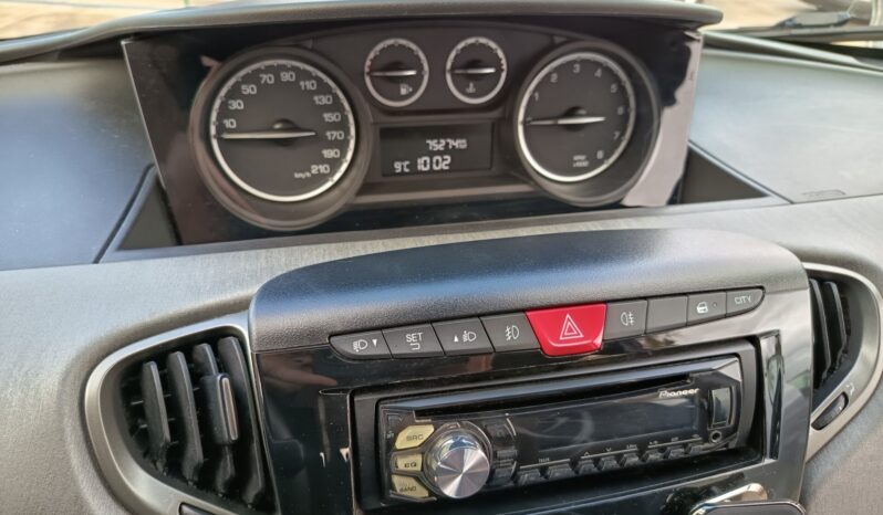 Lancia Ypsilon 1.2 69 CV 5 porte S&S Silver pieno