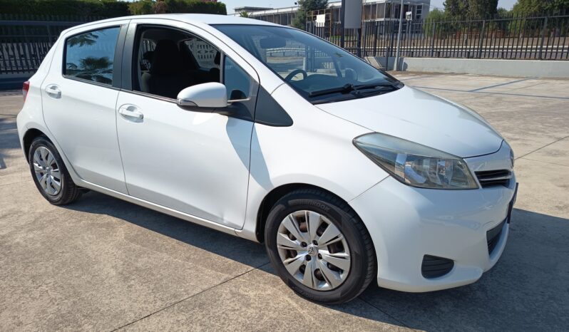Toyota Yaris 1.4 D-4D 5 porte Active pieno